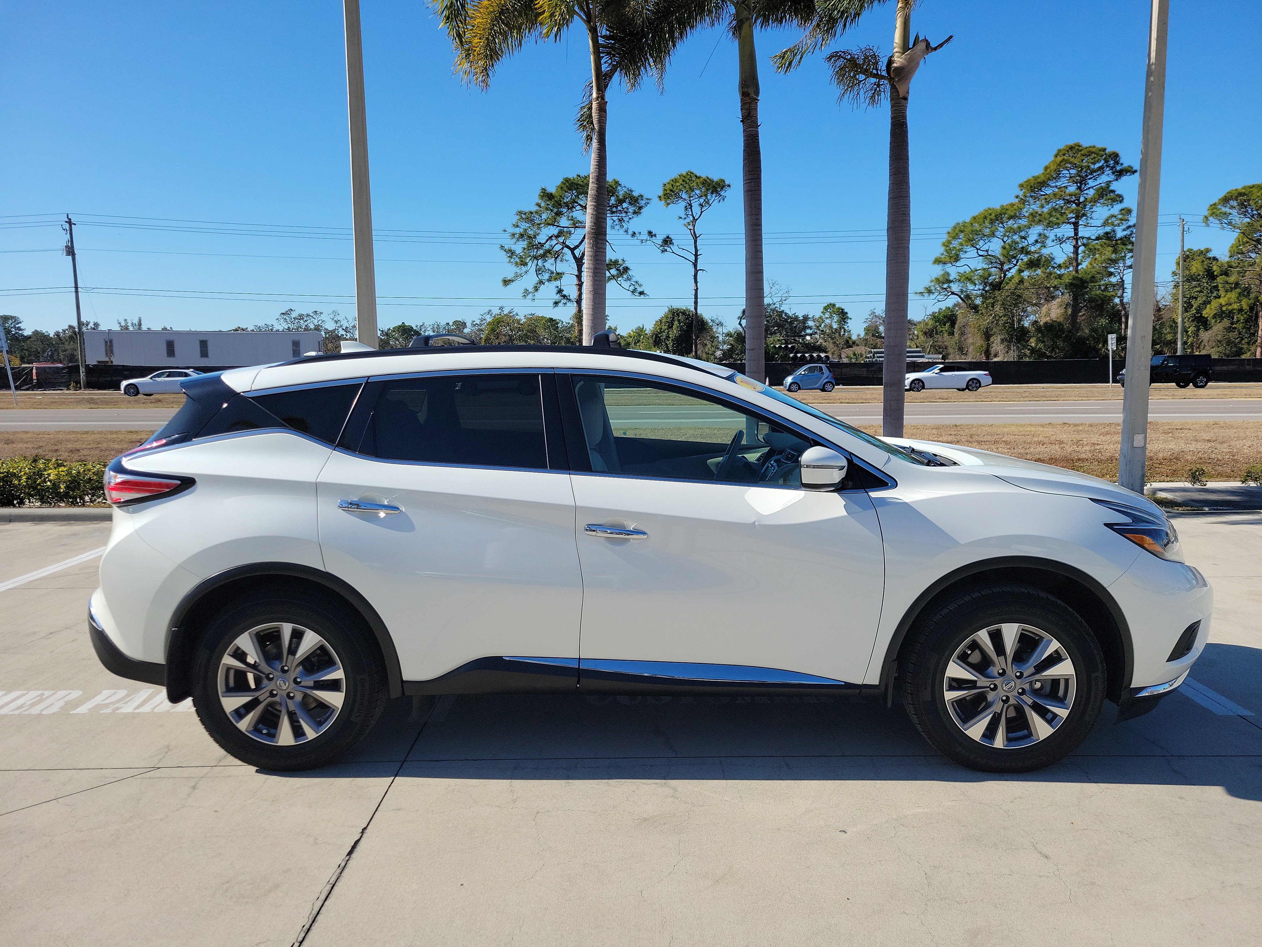 Used 2018 Nissan Murano SV w/ Cargo Package image 3