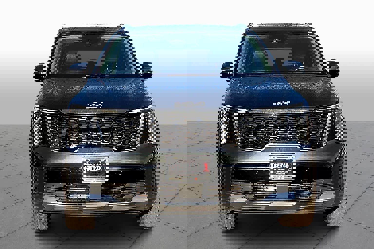 Used 2024 Kia Sorento S image 3