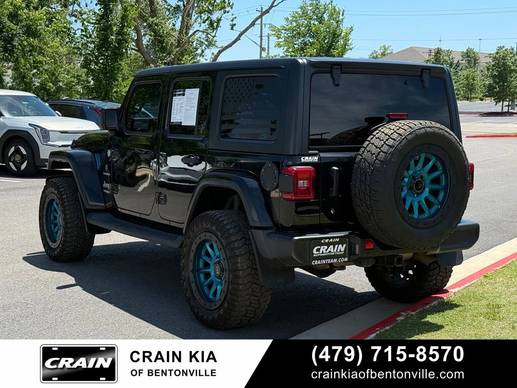 Used 2018 Jeep Wrangler Unlimited Sahara AWD/4WD image 5