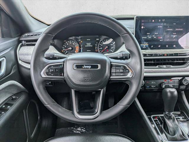 Used 2023 Jeep Compass Latitude AWD/4WD image 13