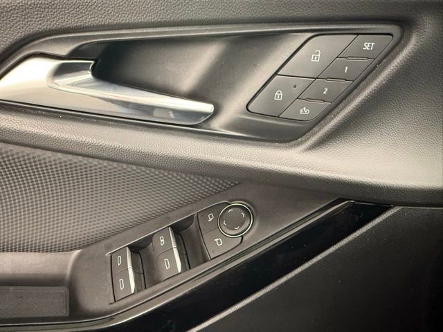 Certified 2025 Chevrolet Equinox RS w/ Safety and Technology Package image 30