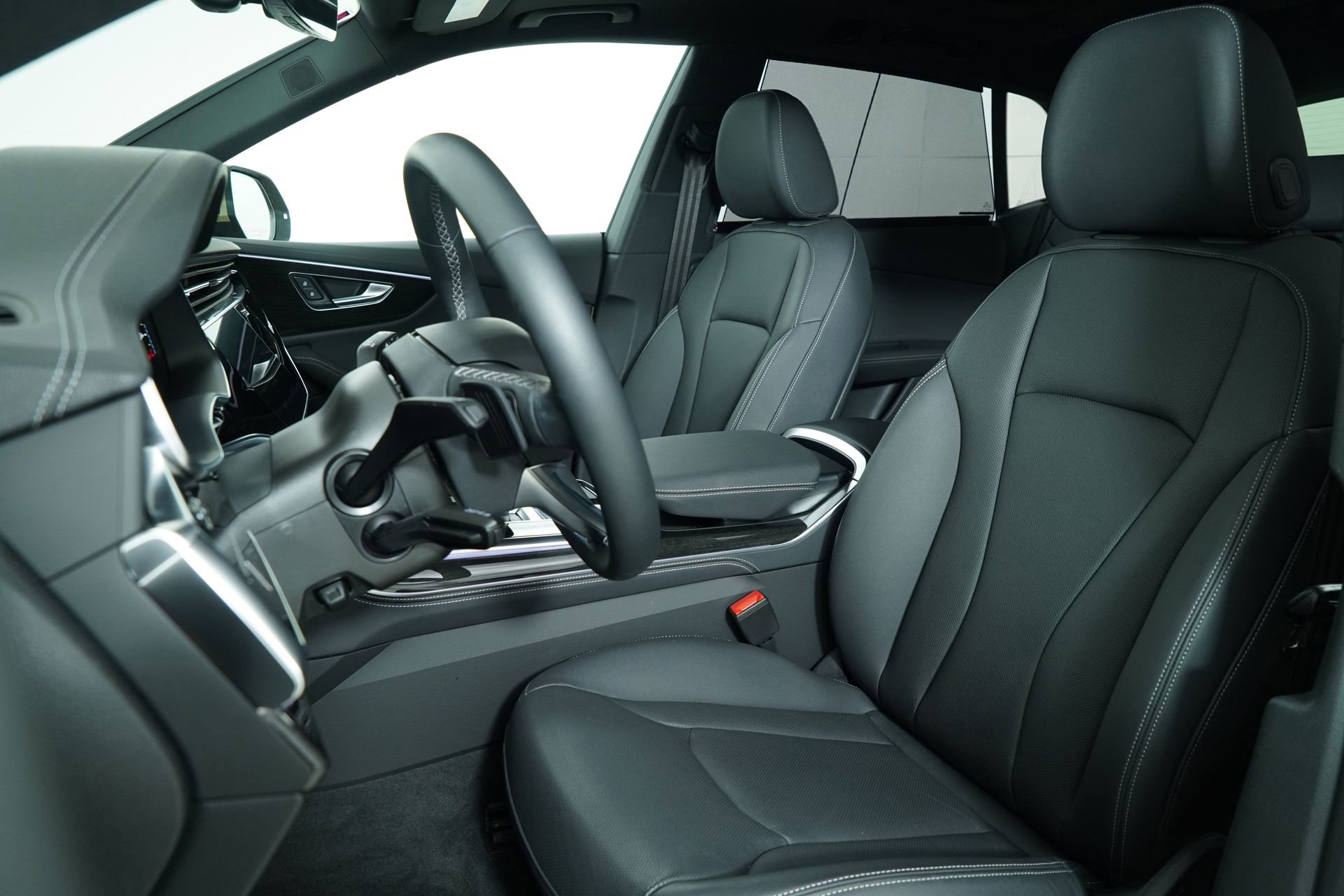 Certified 2025 Audi Q8 Premium Plus w/ Premium Plus Package AWD/4WD image 25