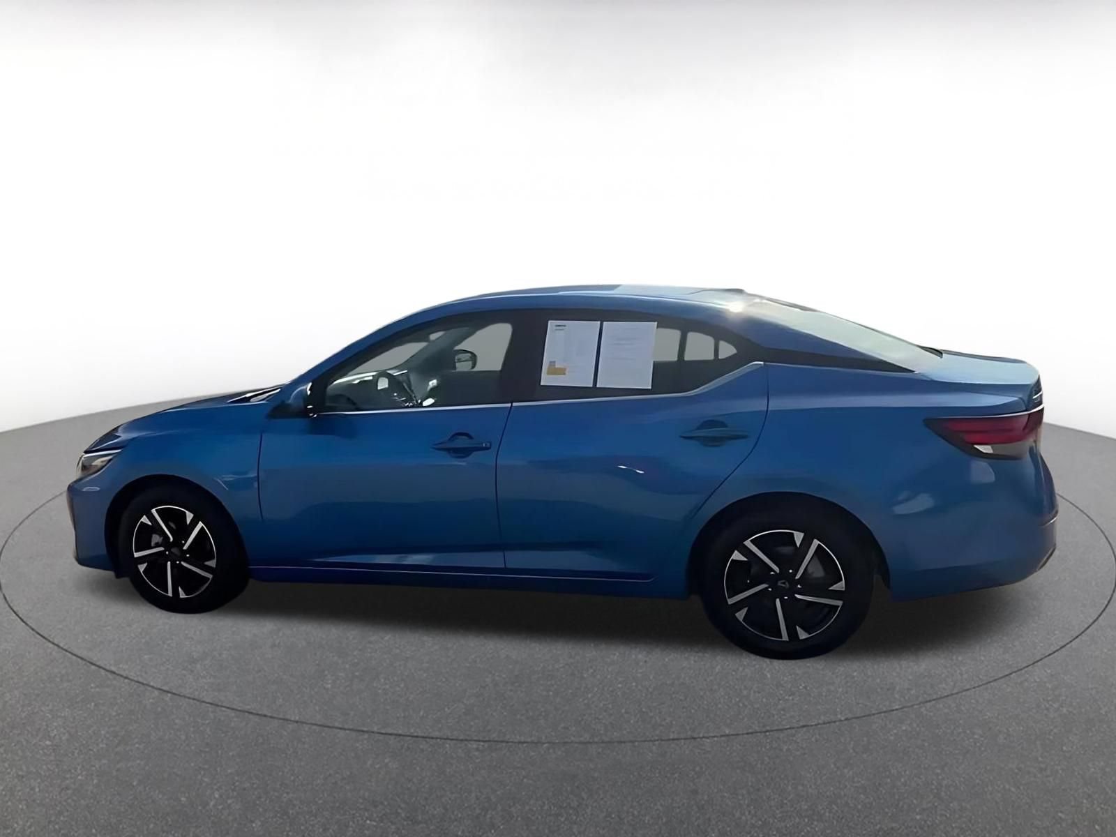 Used 2025 Nissan Sentra SV FWD image 8
