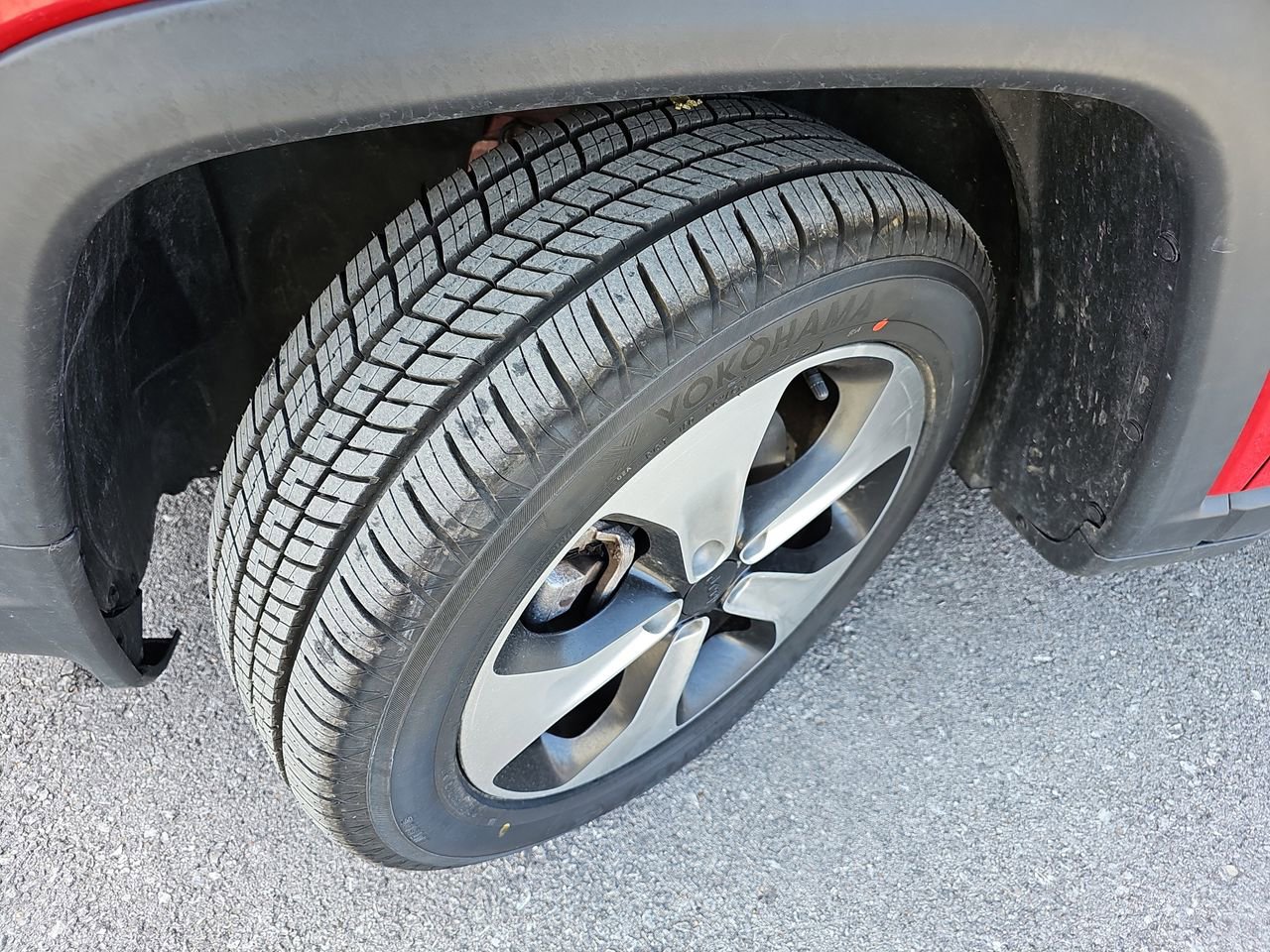 Used 2018 Jeep Compass Latitude w/ Popular Equipment Group image 36