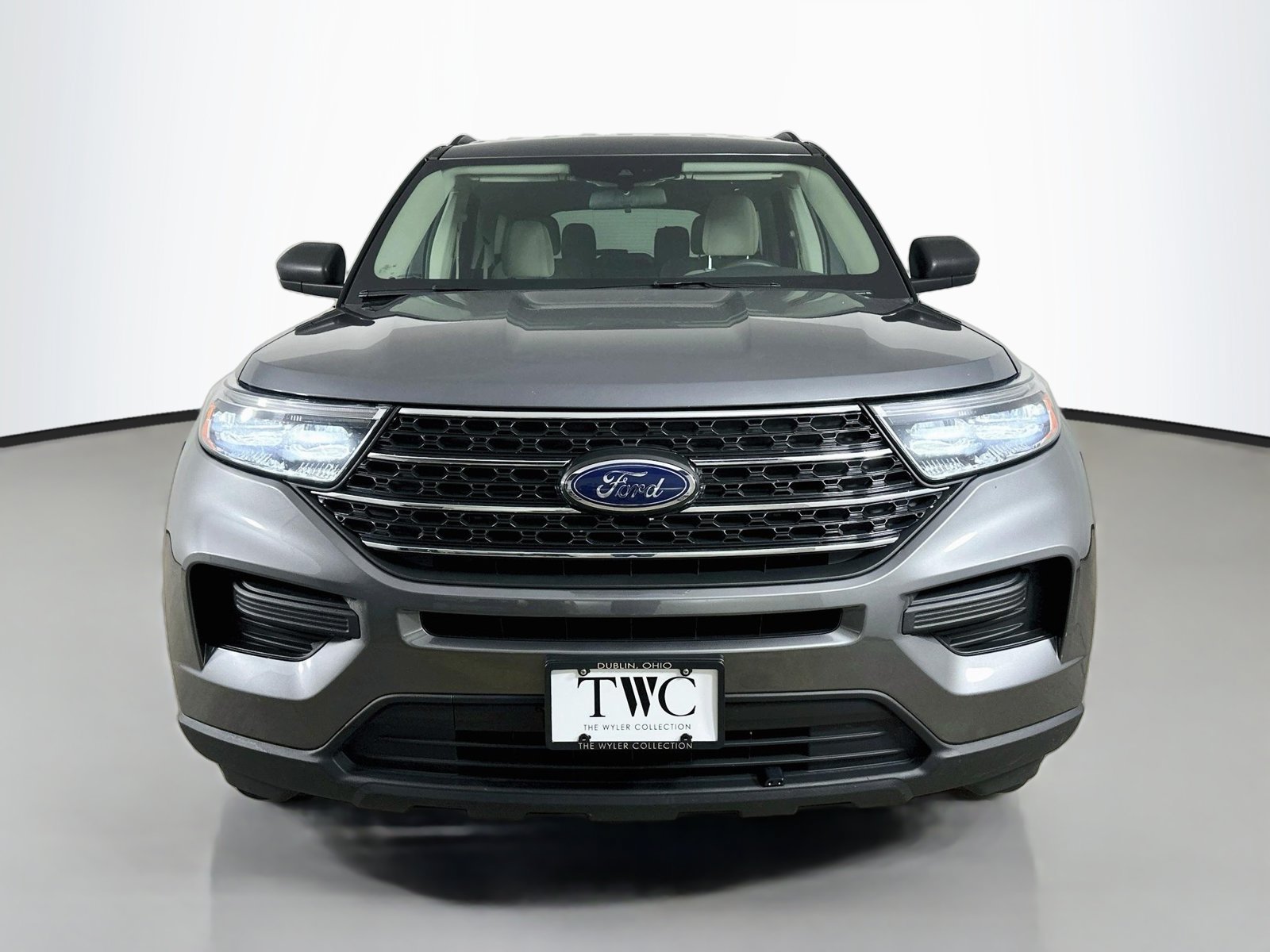 Used 2022 Ford Explorer XLT AWD/4WD image 2