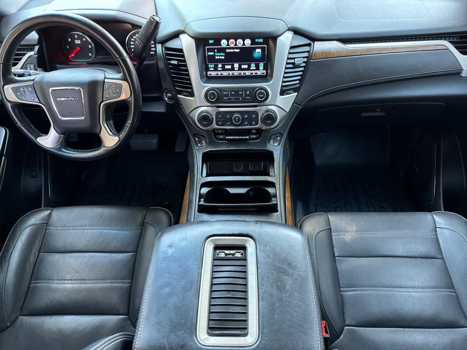 Used 2019 GMC Yukon XL Denali RWD image 3