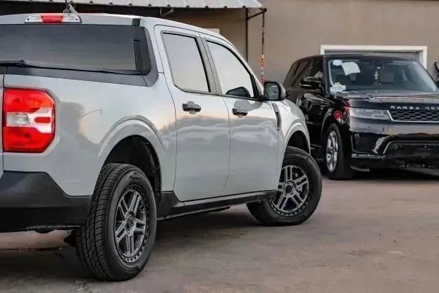 Used 2024 Ford Maverick XL image 12