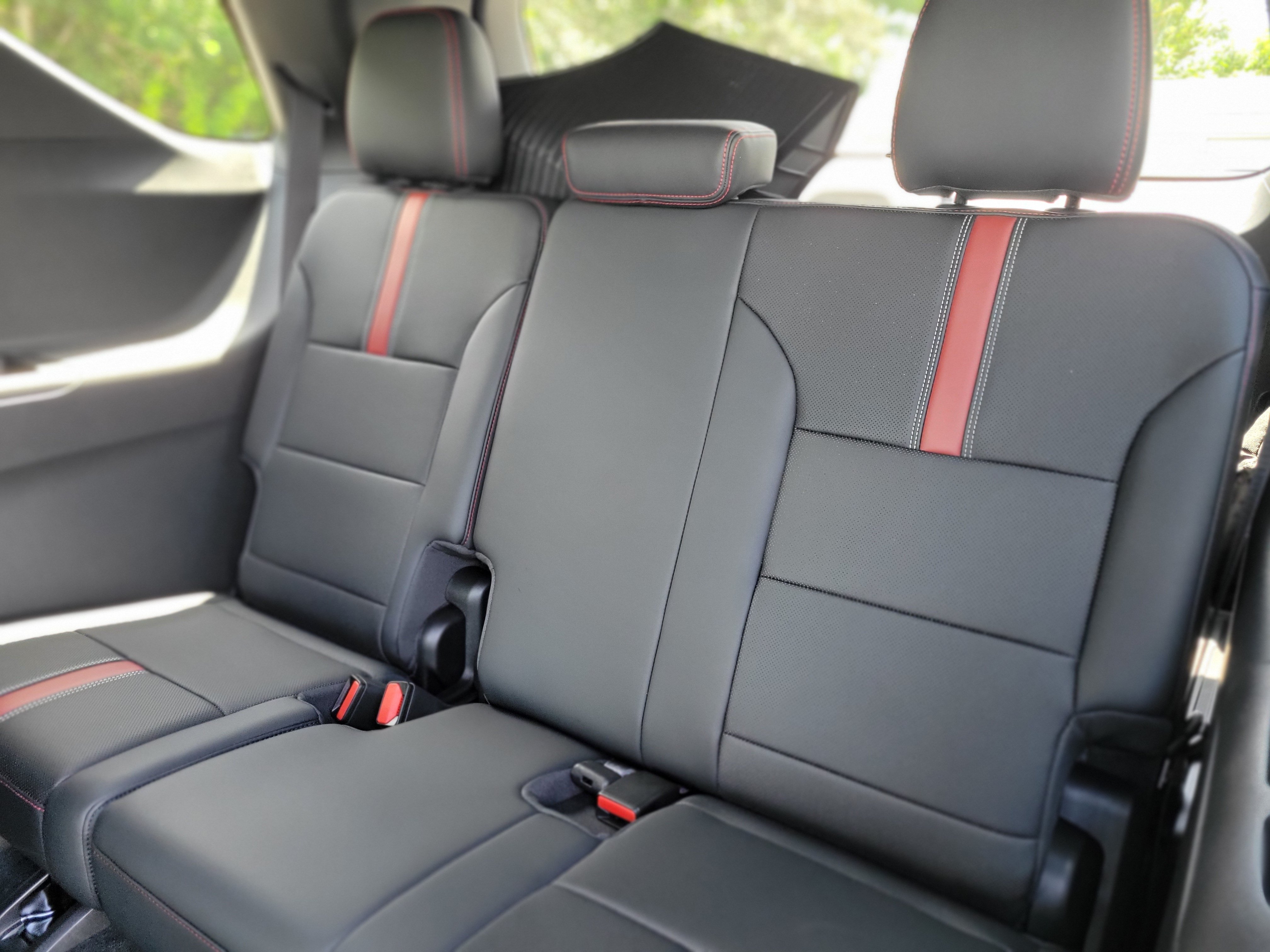 New 2027 Chevrolet Traverse RS w/ LPO, Floor Liner Package FWD image 36