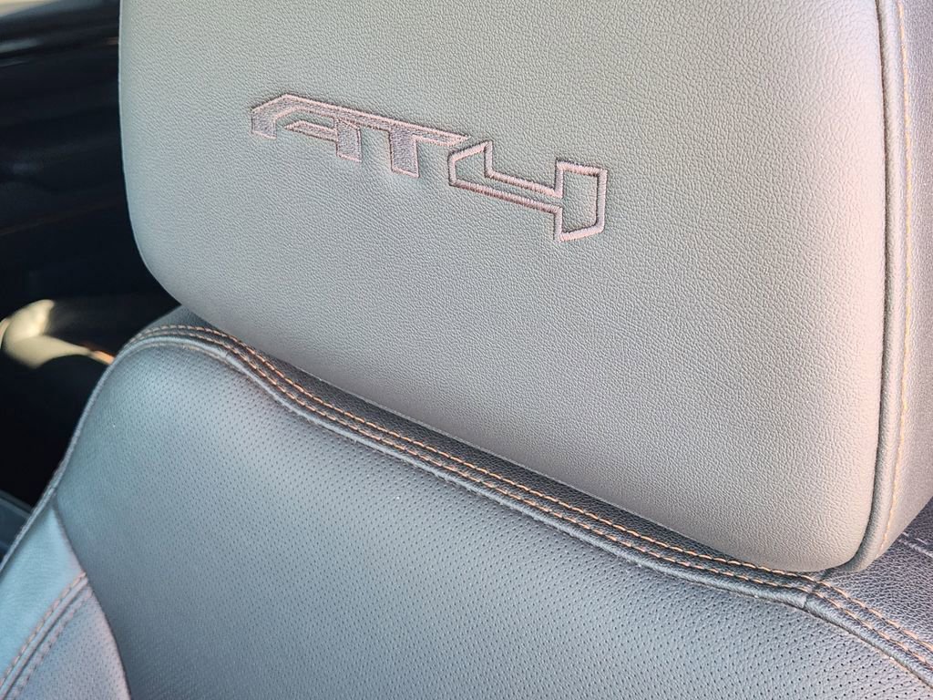 Used 2024 GMC Sierra 2500 AT4 w/ AT4 Premium Plus Package image 18