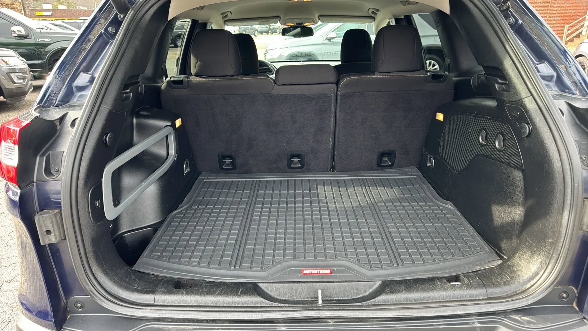 Used 2016 Jeep Cherokee Latitude w/ Comfort/Convenience Group image 14