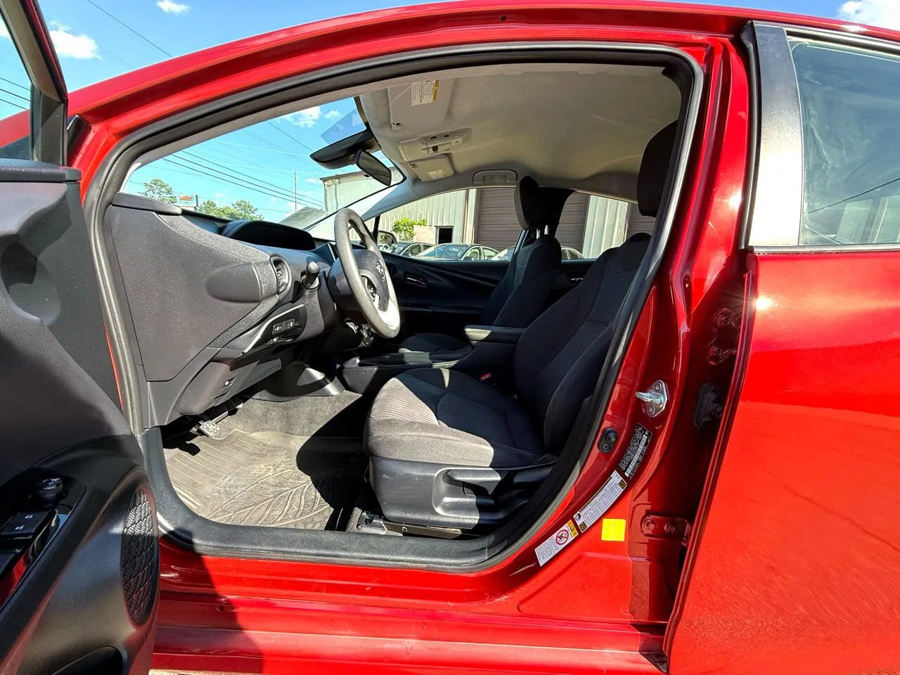 Used 2017 Toyota Prius FWD image 12