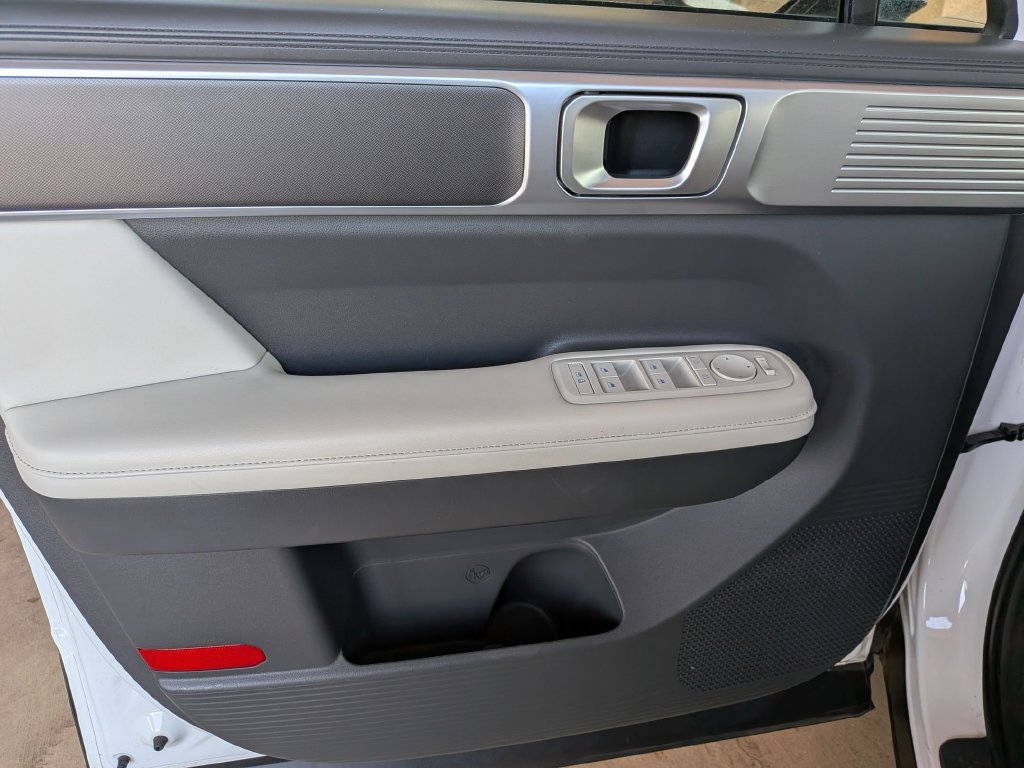 Used 2025 Hyundai Santa Fe SEL AWD/4WD image 9