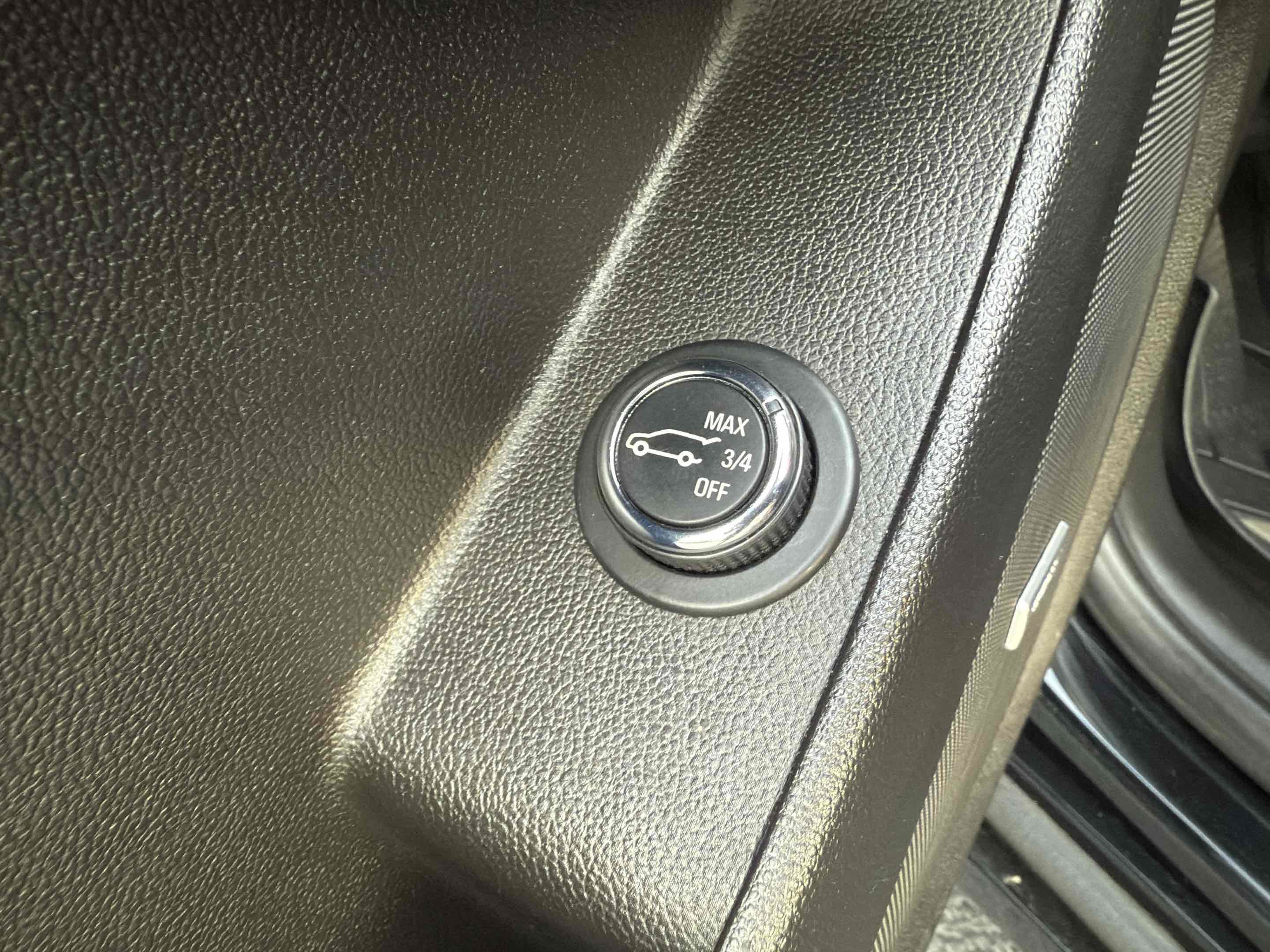 Used 2018 Chevrolet Traverse Premier w/ LPO, Black Accent Package image 26