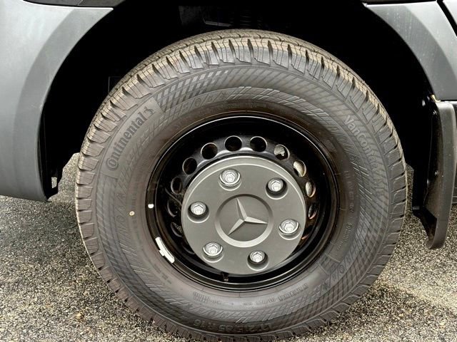 Used 2024 Mercedes-Benz Sprinter 3500 image 21