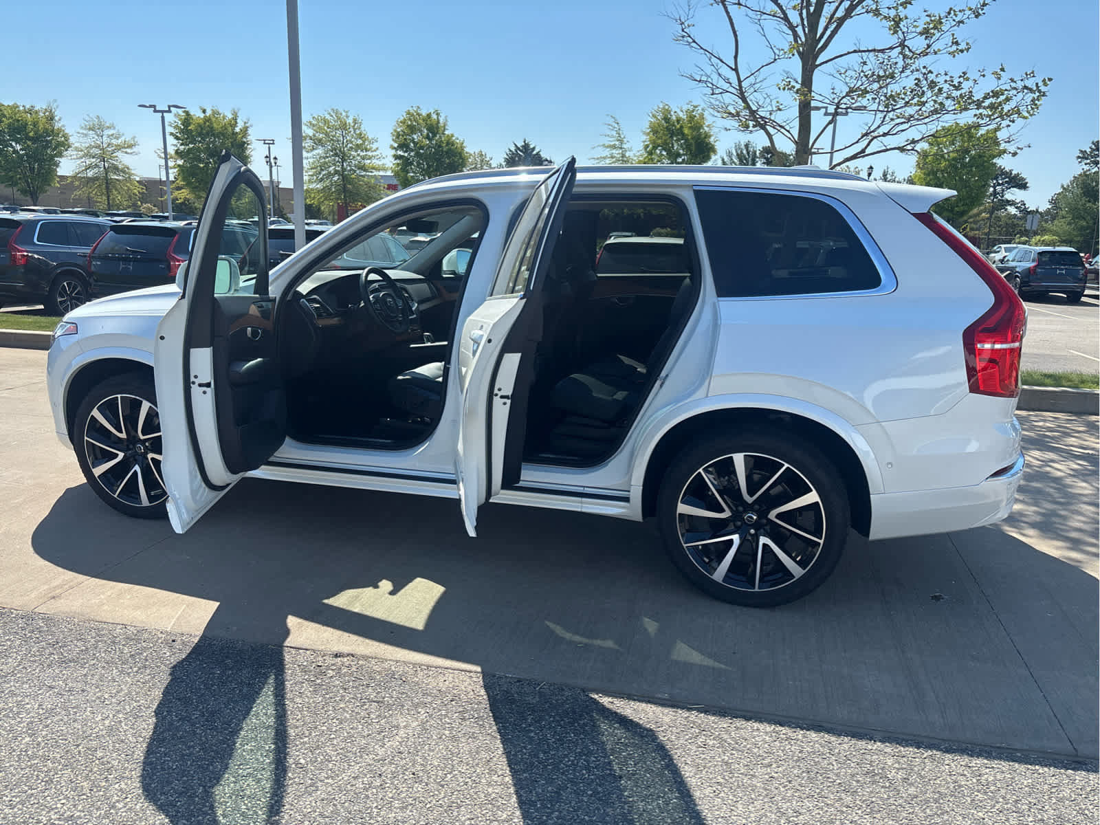 Used 2023 Volvo XC90 B6 Plus w/ Protection Package Premier AWD/4WD image 24