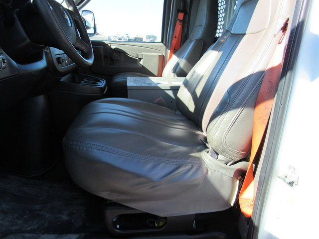 Used 2017 Chevrolet Express 2500 RWD image 26