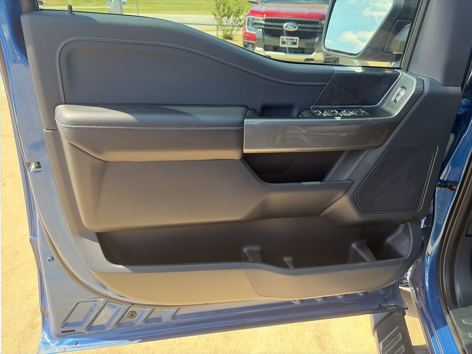 Used 2022 Ford F150 XLT w/ Equipment Group 302A High image 13