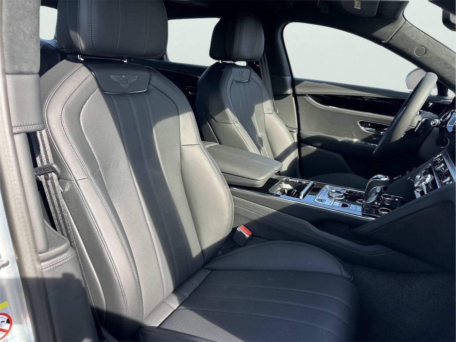 New 2026 Bentley Flying Spur V8 AWD/4WD image 25