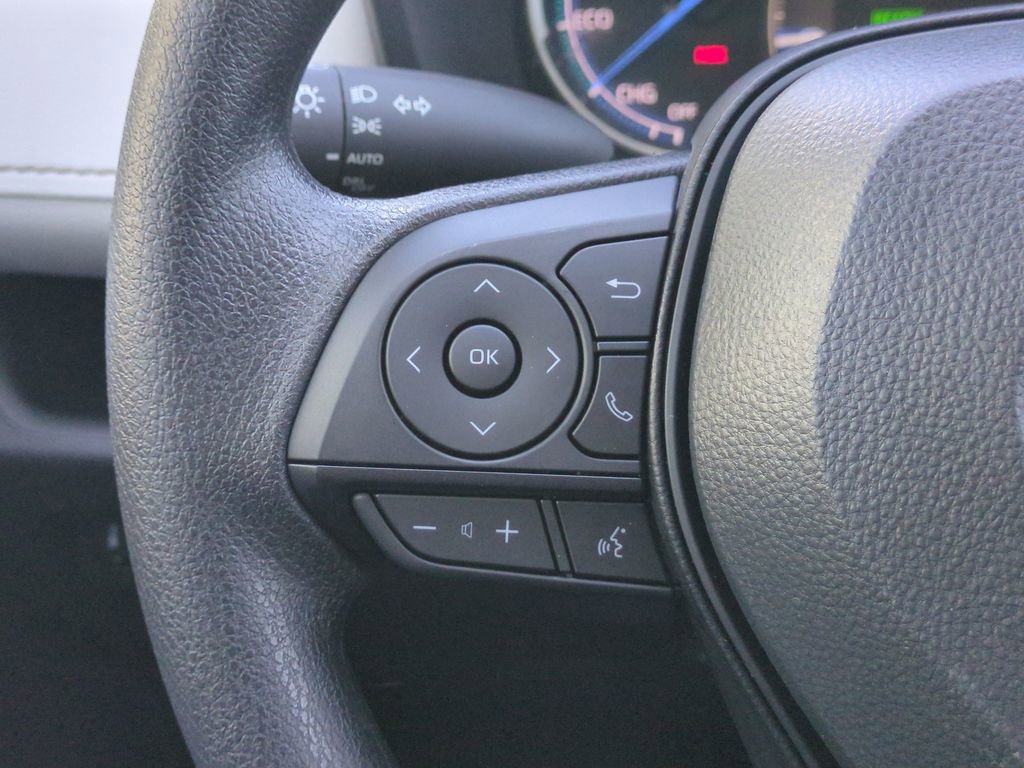 Used 2025 Toyota RAV4 XLE AWD/4WD image 18