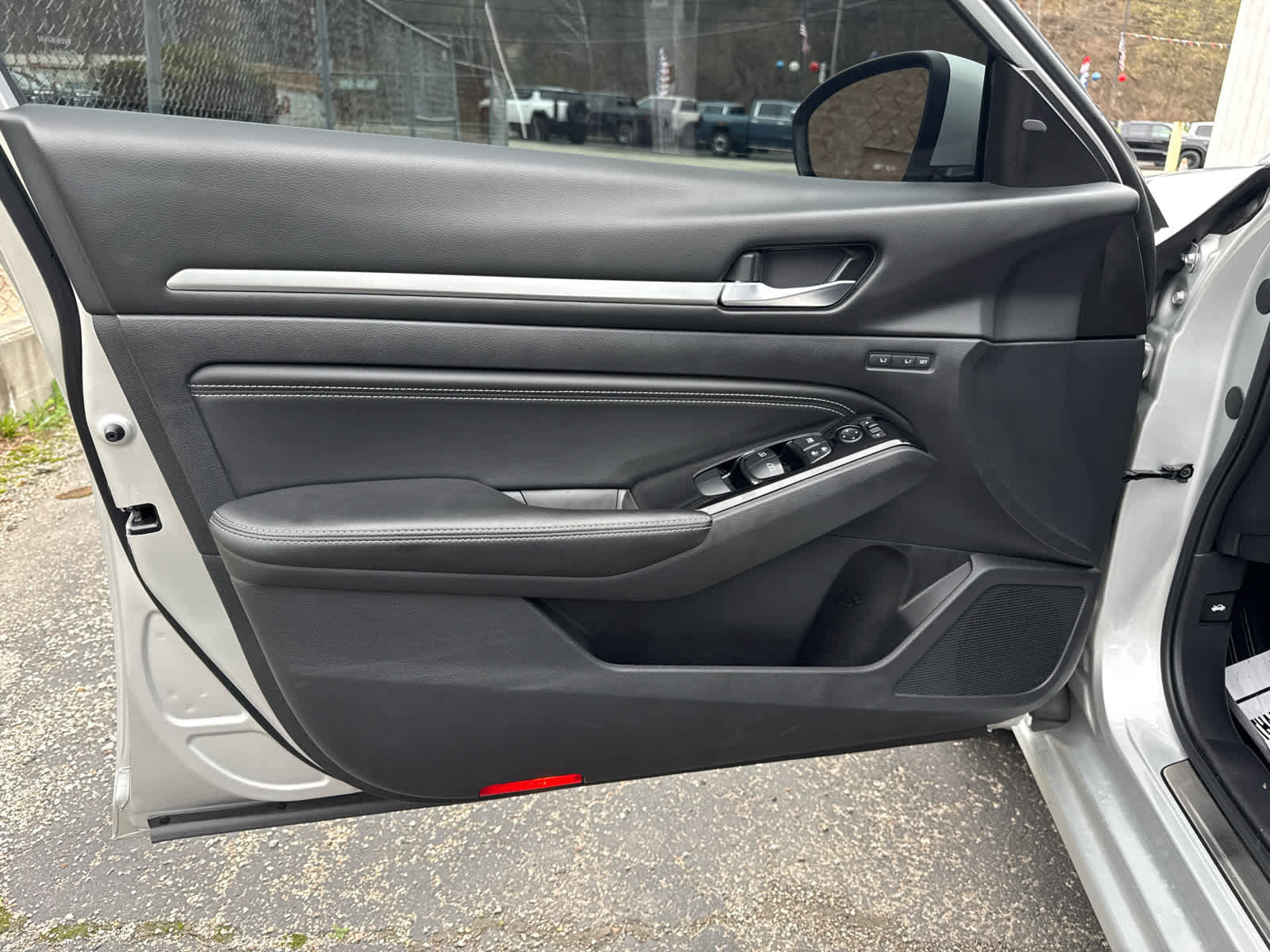 Used 2020 Nissan Altima 2.5 Platinum image 12