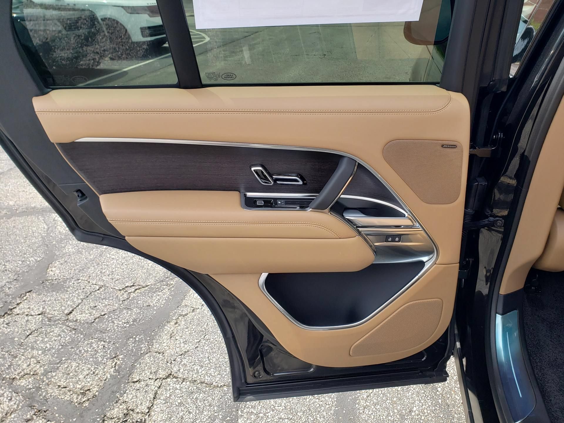 New 2026 Land Rover Range Rover SE AWD/4WD image 12