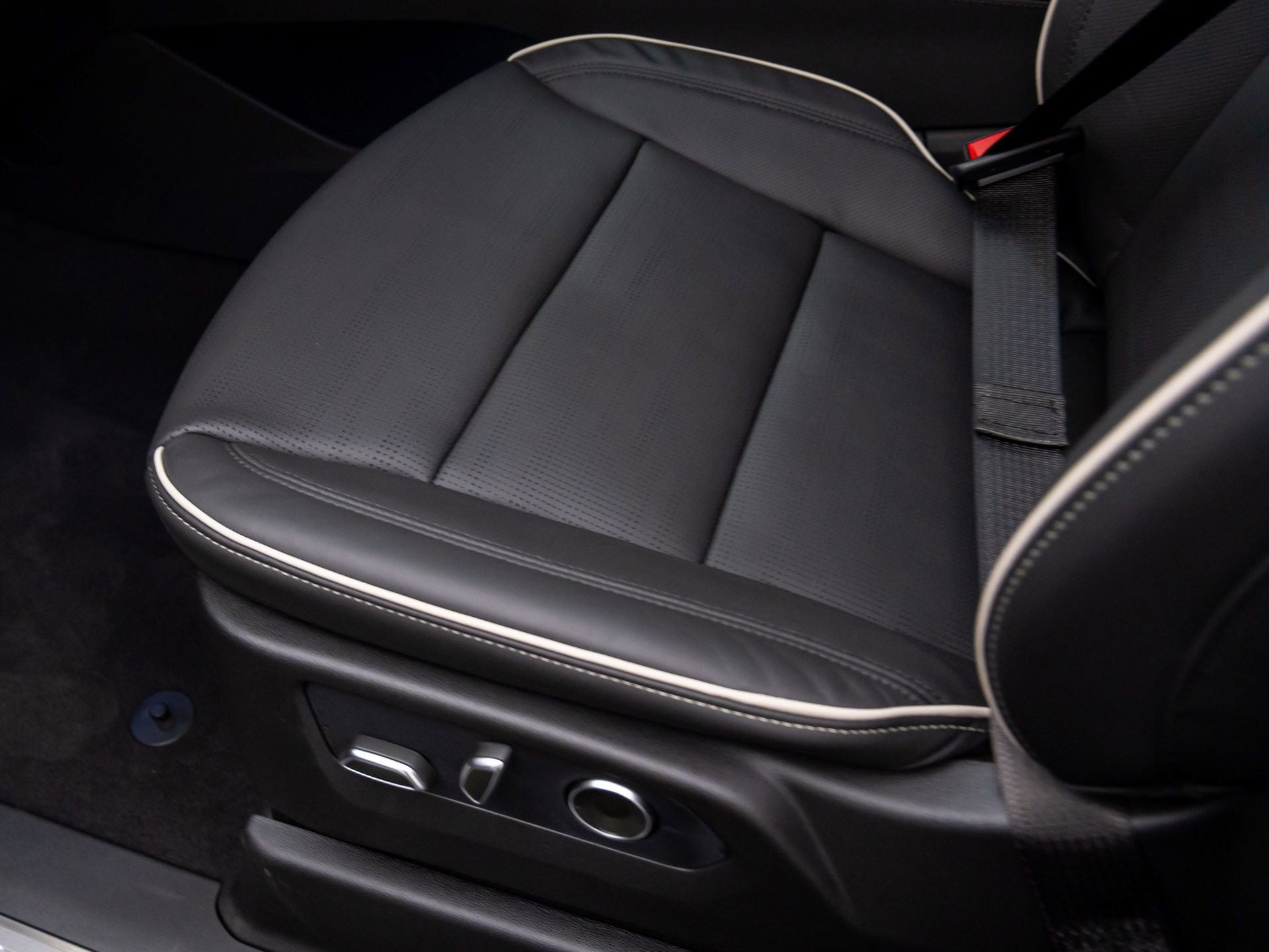 New 2026 Cadillac Escalade Luxury w/ Touring Package image 19