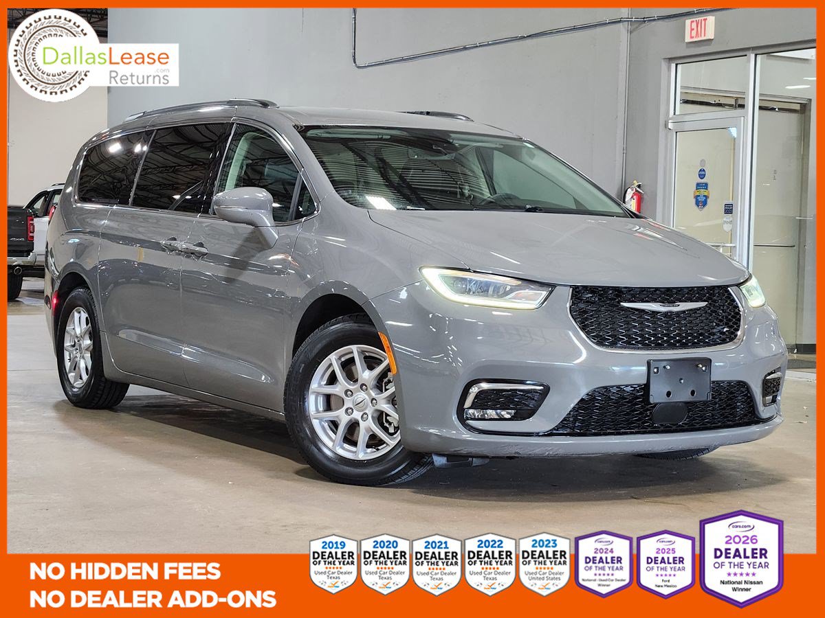 Used 2022 Chrysler Pacifica Touring-L FWD image 1