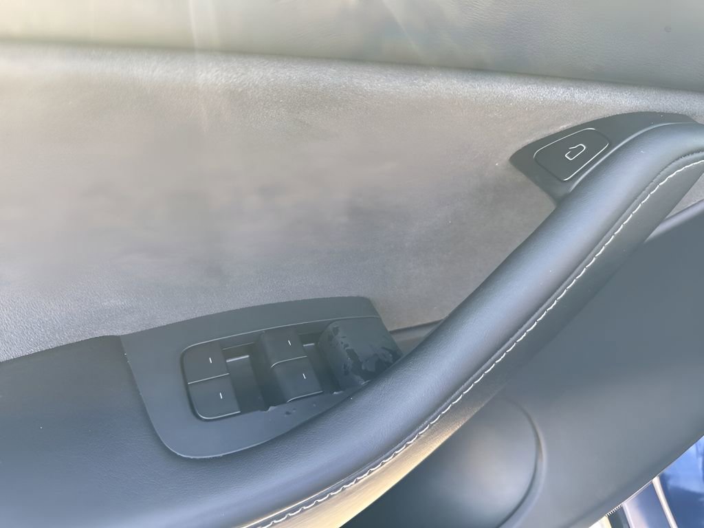 Used 2021 Tesla Model Y Long Range image 26