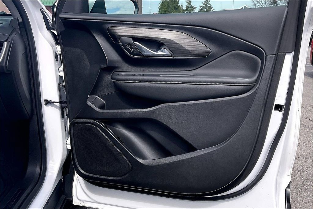 Used 2024 GMC Terrain SLE image 22