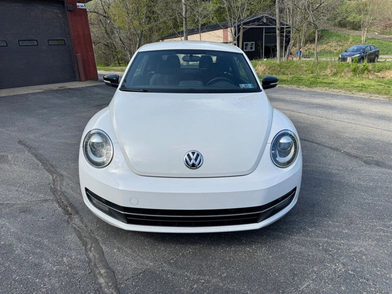 Used 2012 Volkswagen Beetle 2.0T FWD image 2