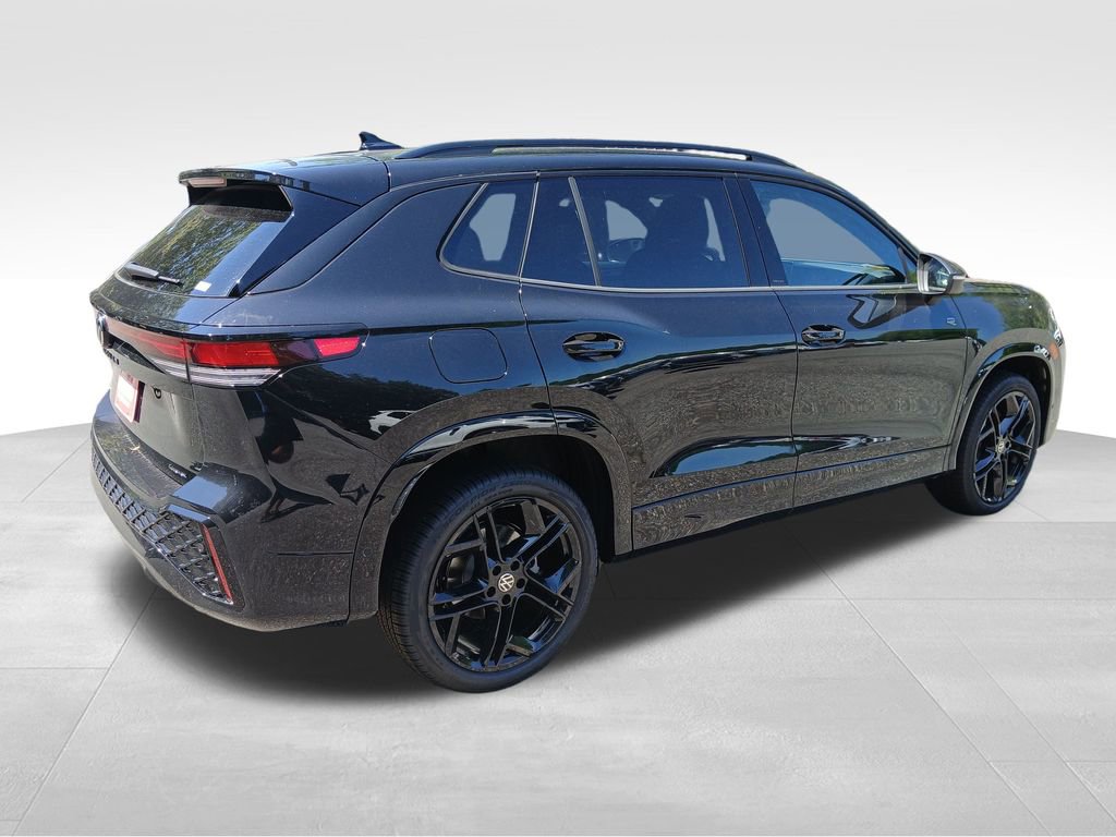 Used 2025 Volkswagen Tiguan SE R-Line image 6