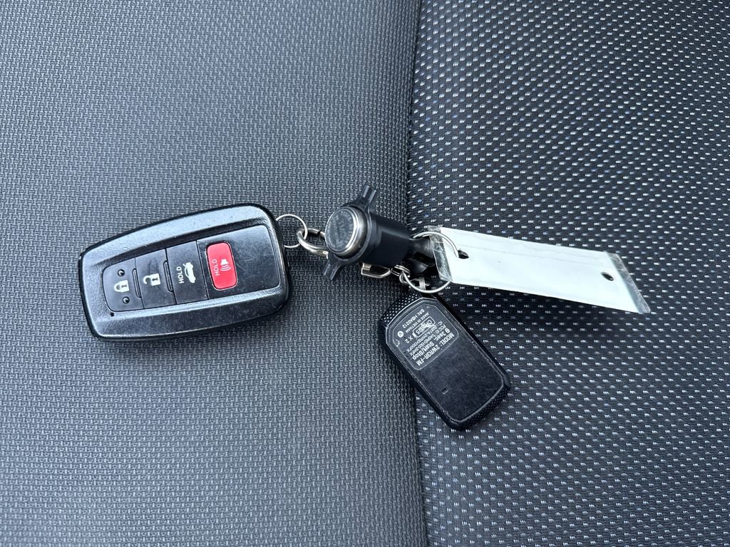 Used 2021 Toyota Corolla SE w/ SE Premium Package image 27