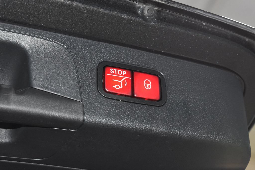 Used 2020 Mercedes-Benz GLC 300 4MATIC image 33
