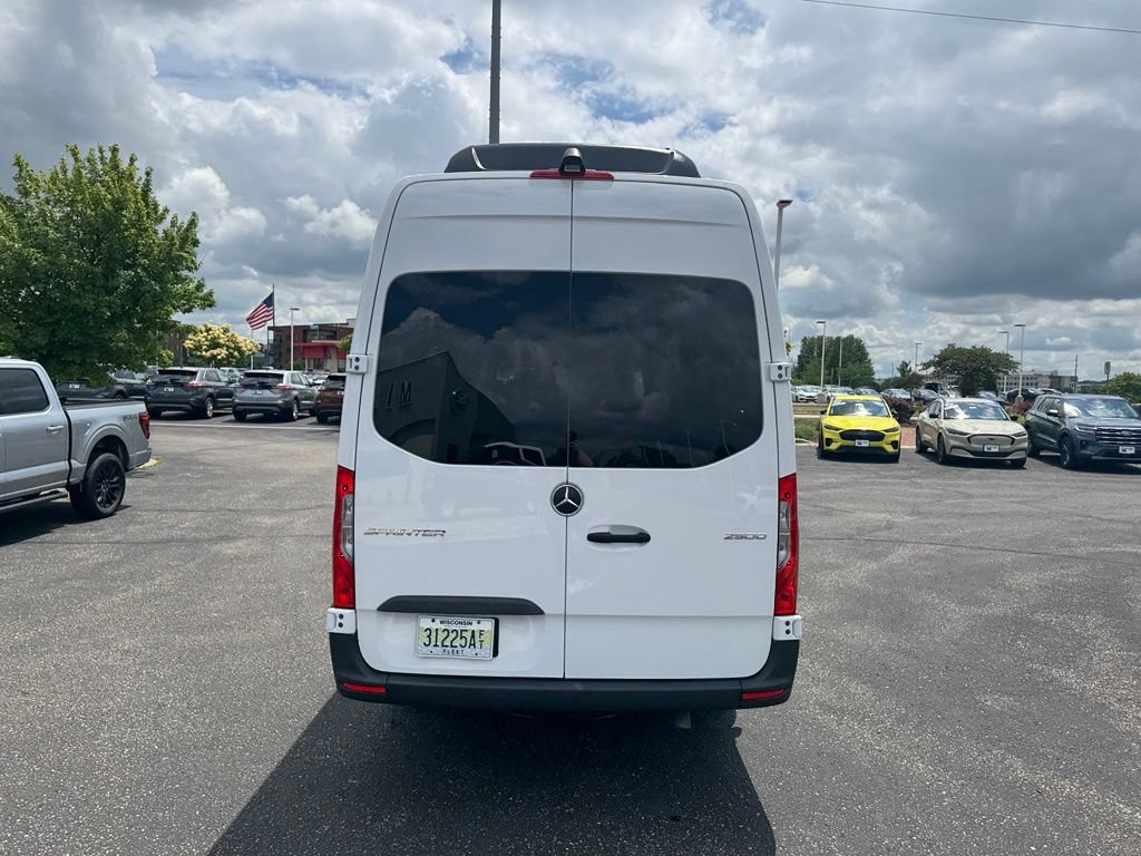 Used 2025 Mercedes-Benz Sprinter 2500 image 6