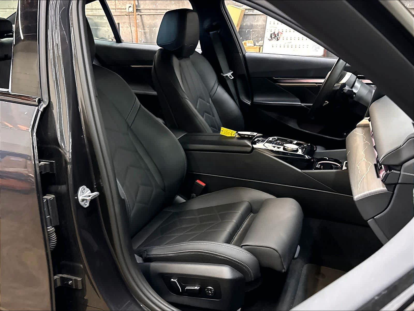 Used 2024 BMW 540i xDrive w/ M Sport Package AWD/4WD image 10