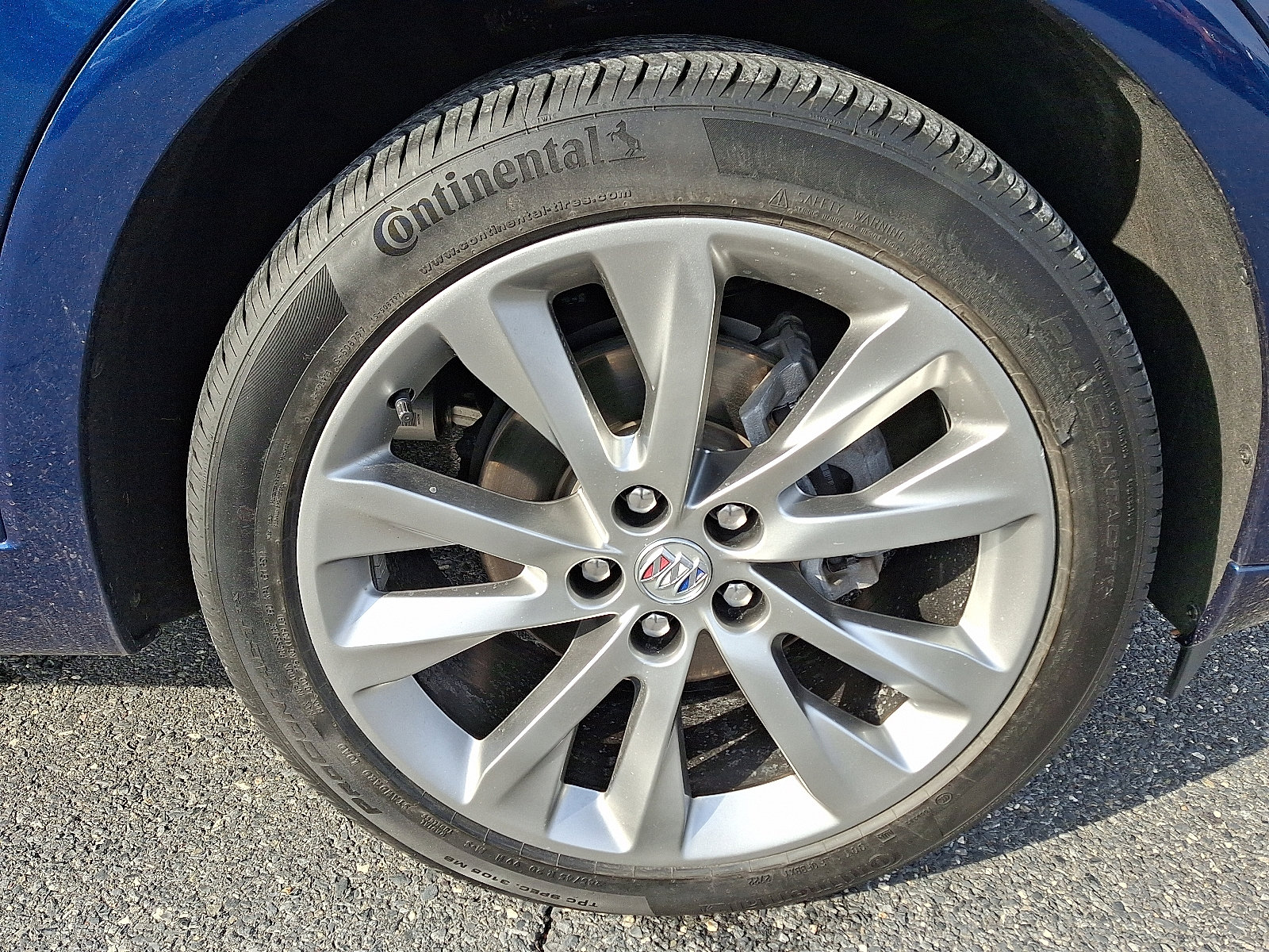 Certified 2023 Buick Envision Avenir image 9