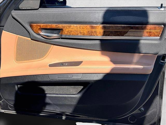 Used 2015 BMW 740Li xDrive image 19