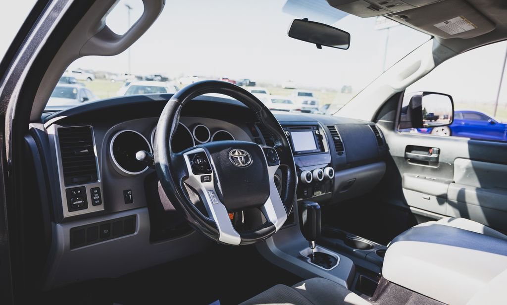 Used 2017 Toyota Sequoia SR5 image 2