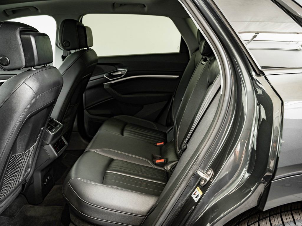 Used 2021 Audi e-tron Premium w/ Convenience Plus Package AWD/4WD image 40