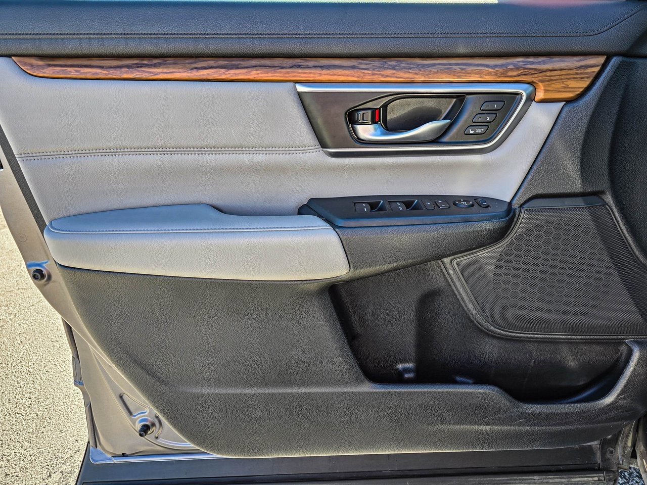 Used 2019 Honda CR-V Touring image 14