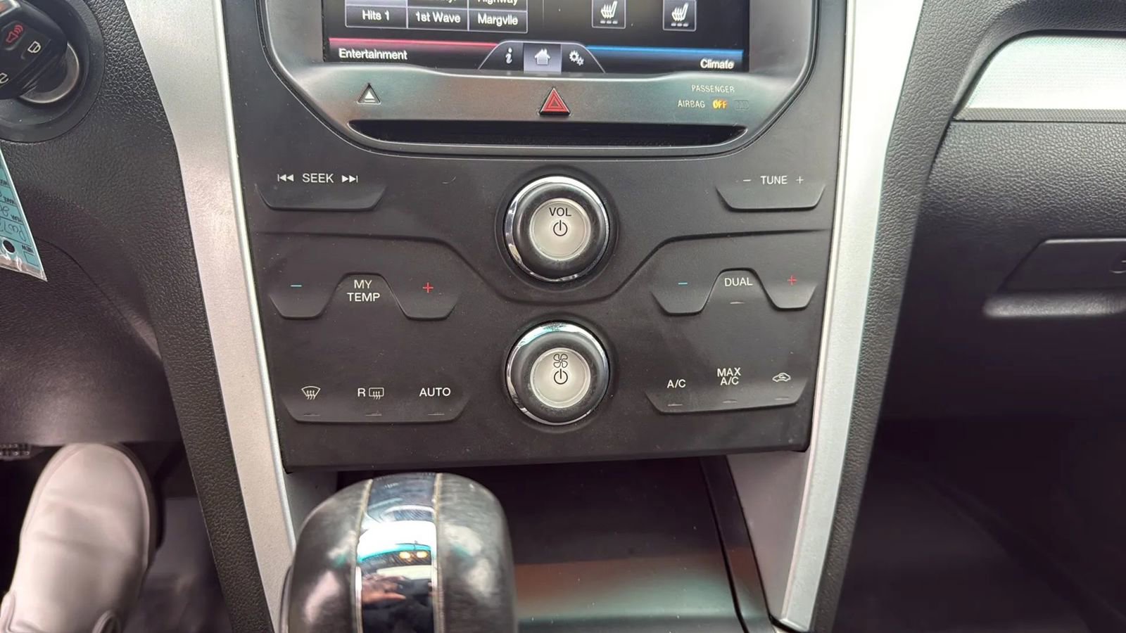 Used 2015 Ford Explorer XLT w/ Equipment Group 202A image 22