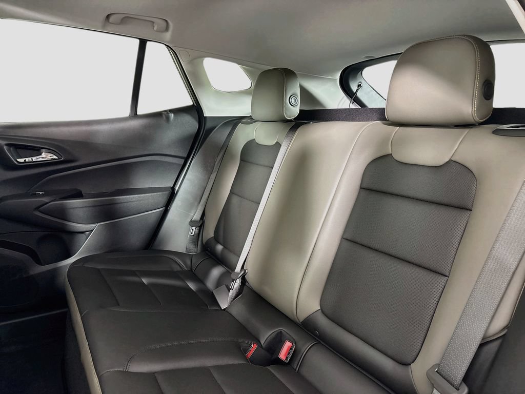 New 2026 Chevrolet Trax ACTIV w/ Sunroof Package FWD image 24