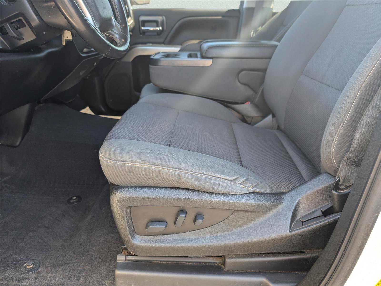 Used 2018 Chevrolet Silverado 1500 LT w/ Texas Edition image 12