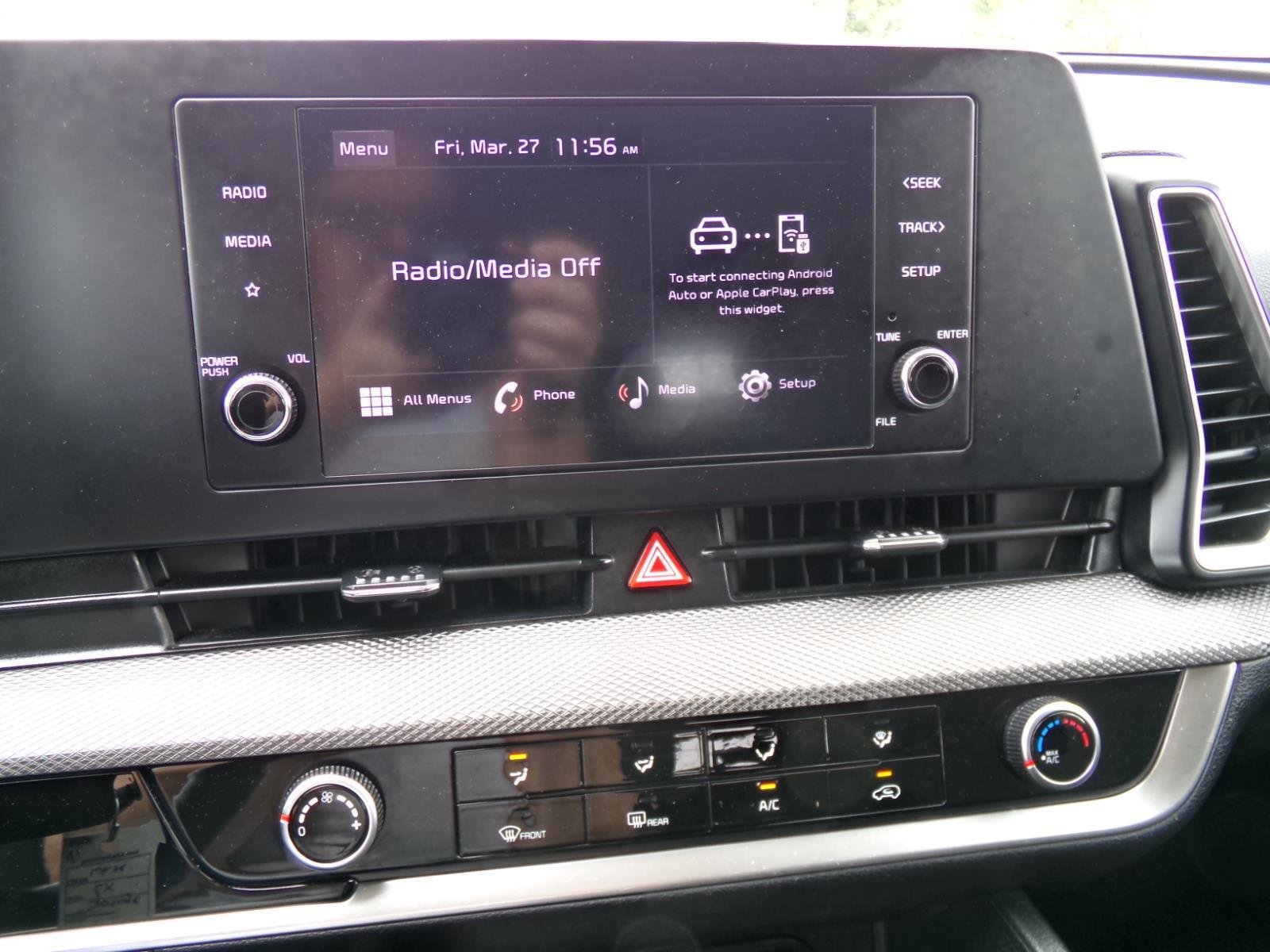 Used 2023 Kia Sportage LX image 8