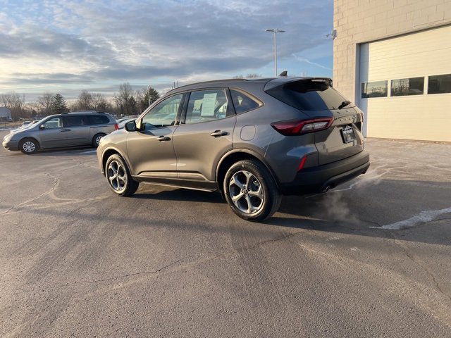 Used 2025 Ford Escape ST-Line Select image 13