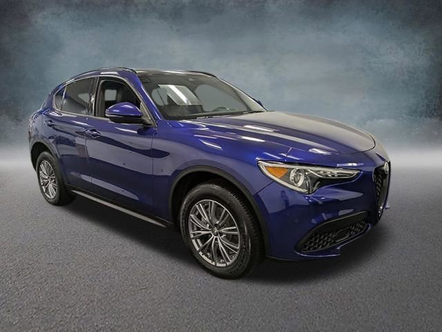 Used 2022 Alfa Romeo Stelvio Sprint AWD/4WD image 3