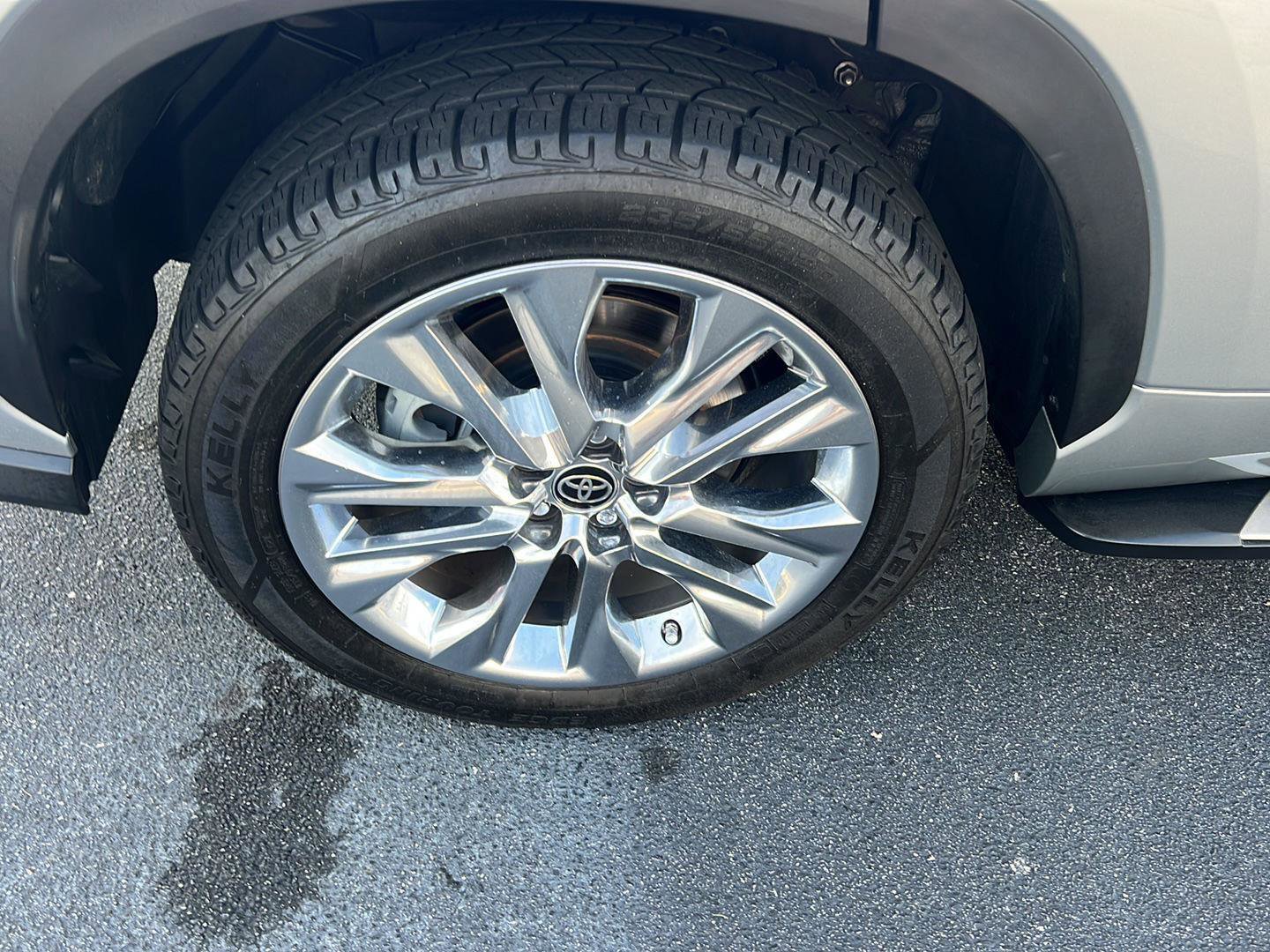 Used 2023 Toyota Highlander Limited image 40