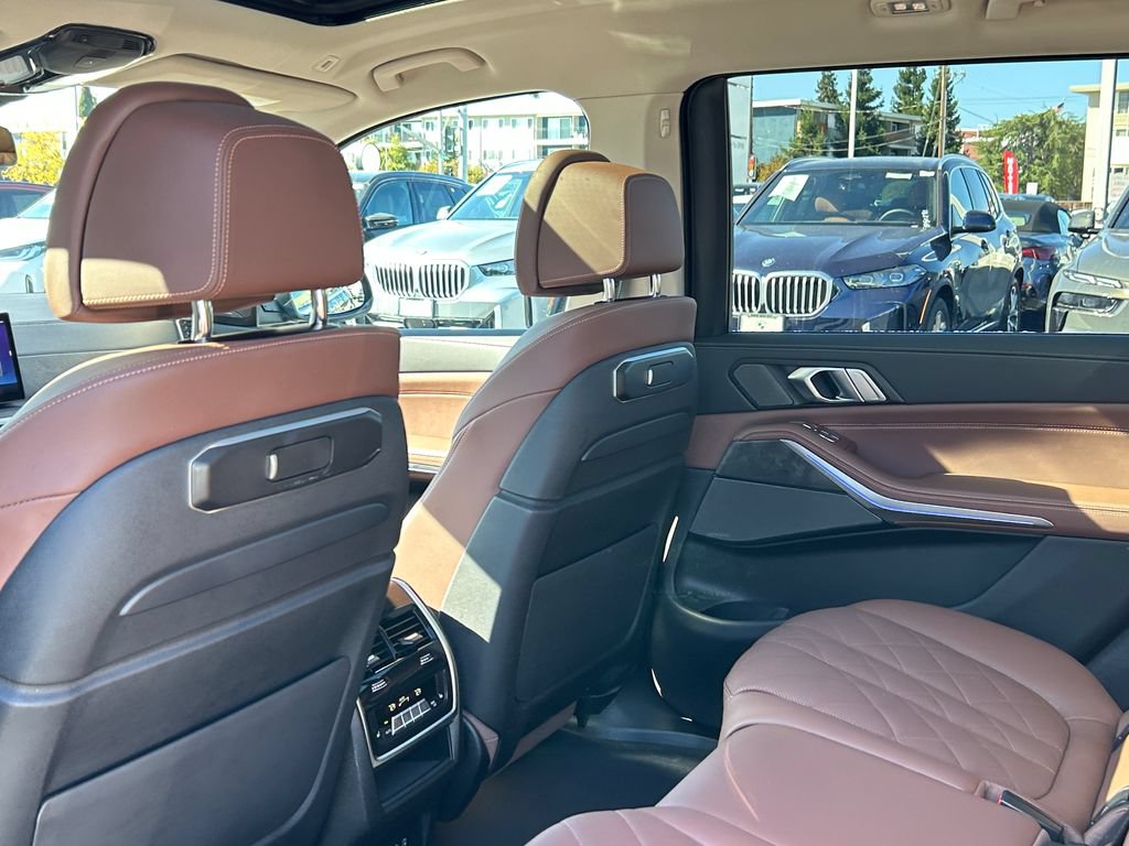 Used 2024 BMW X7 xDrive40i w/ Executive Package AWD/4WD image 31