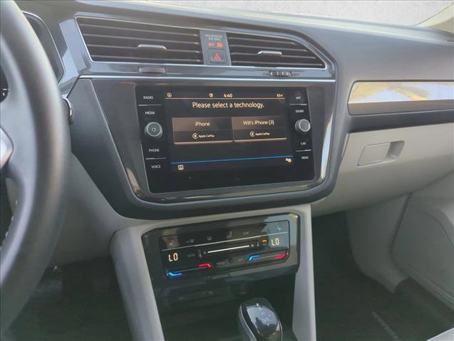 Used 2023 Volkswagen Tiguan SE w/ Panoramic Sunroof Package image 12
