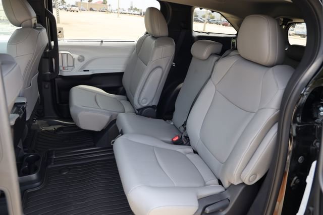 New 2026 Toyota Sienna XLE FWD image 13